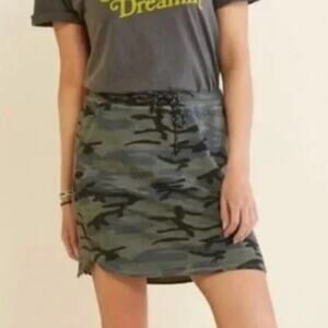 Sundry Green Camo Saturday Mini Skirt Size‎ Small Their Size 1